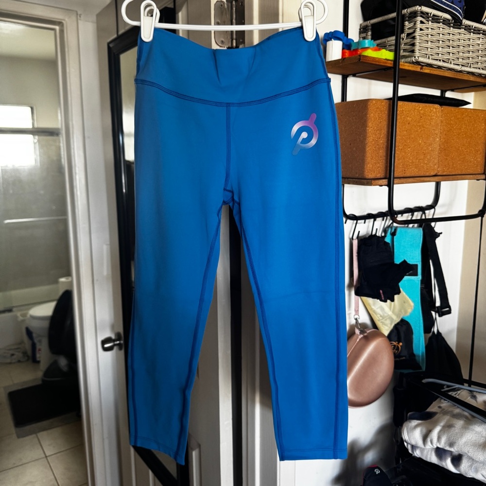 Peloton Women’s Capri Leggings Size Small - Picture 2 of 6
